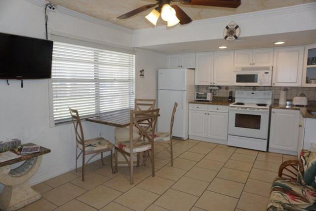 The Monterey Beach Resort St. Pete Beach Exterior foto
