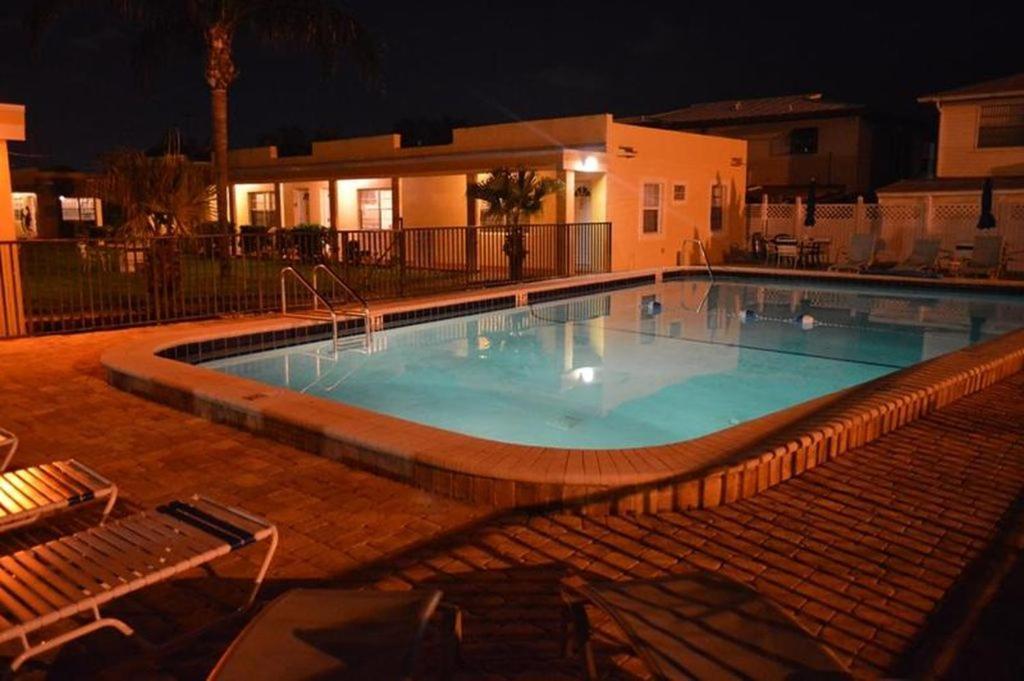 The Monterey Beach Resort St. Pete Beach Exterior foto