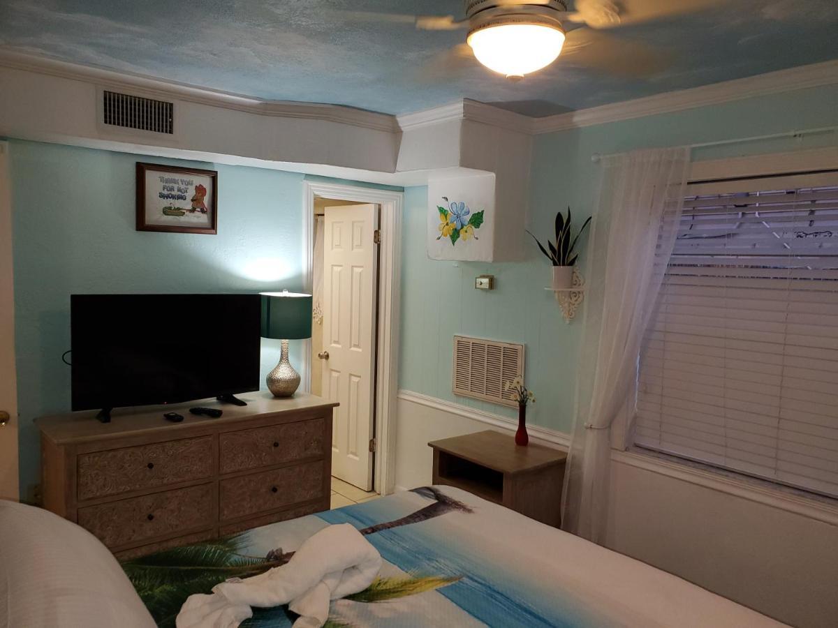 The Monterey Beach Resort St. Pete Beach Exterior foto